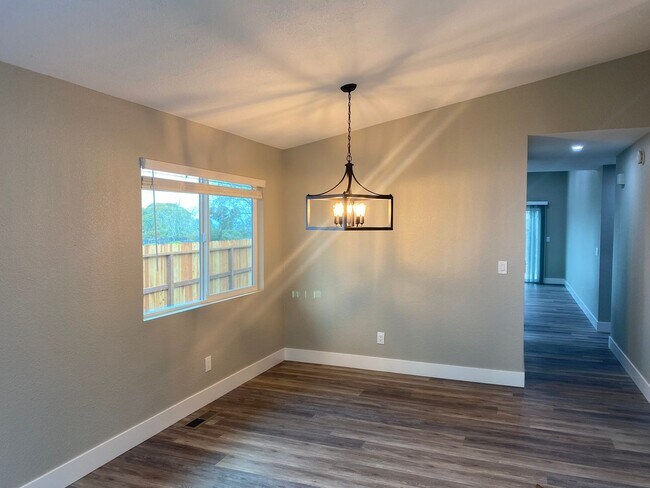 Building Photo - 196 Platt Ct