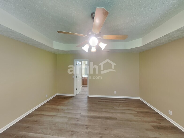 Building Photo - 8824 Cressent Glen Ct