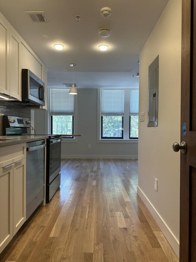 Building Photo - 1.0 bedroom in Cambridge Massachusetts 02138