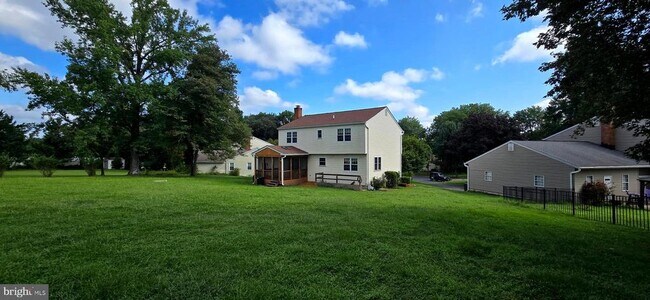 Building Photo - 1526 Palm Ct