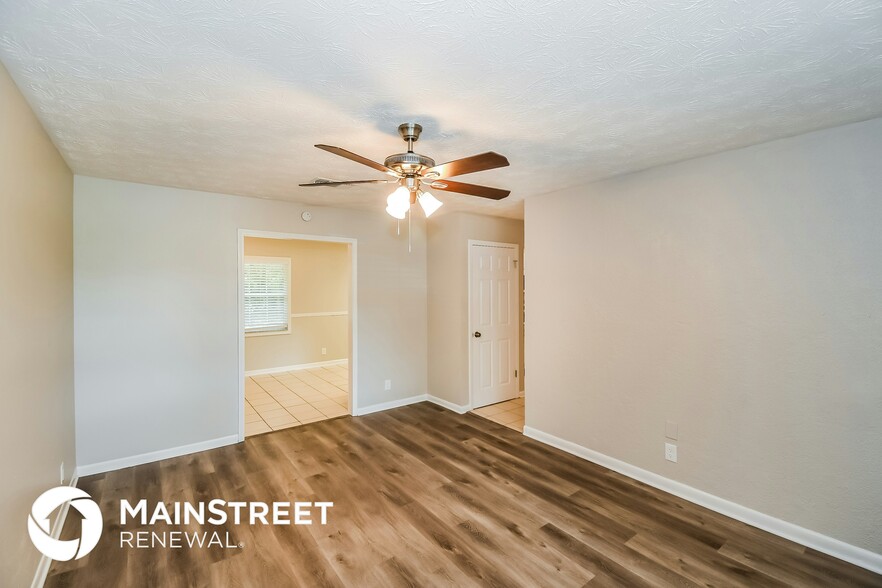 Building Photo - 4080 Loys Dr