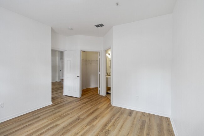 Building Photo - 3599 Conroy Rd