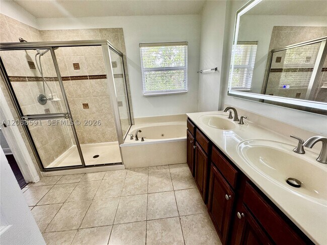 Building Photo - 9763 Darlington Pl