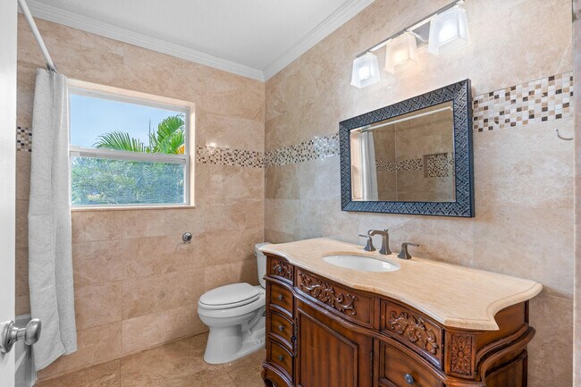 Building Photo - 7803 NW 70th Ave