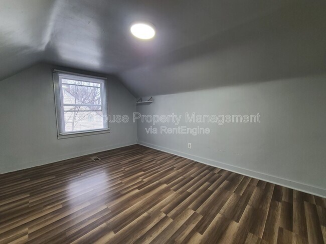 Building Photo - 1387 Hurd Ave