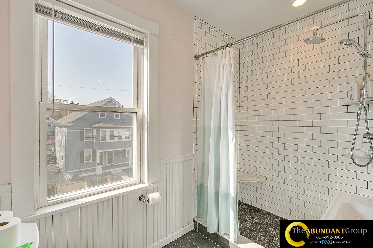 Building Photo - 44 Cottage St