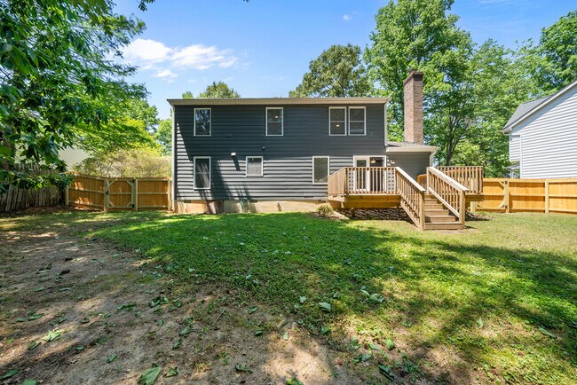 Building Photo - 2108 Treverton Pl