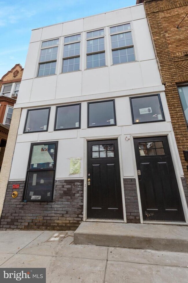 Building Photo - 223 S 45th St