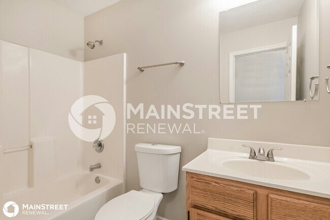 Building Photo - 8 Shady Village Ct, Lake St. Louis, MO 63367