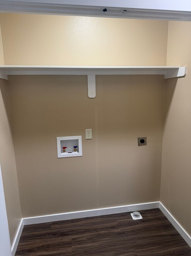 Building Photo - 717-719 Augusta Ave