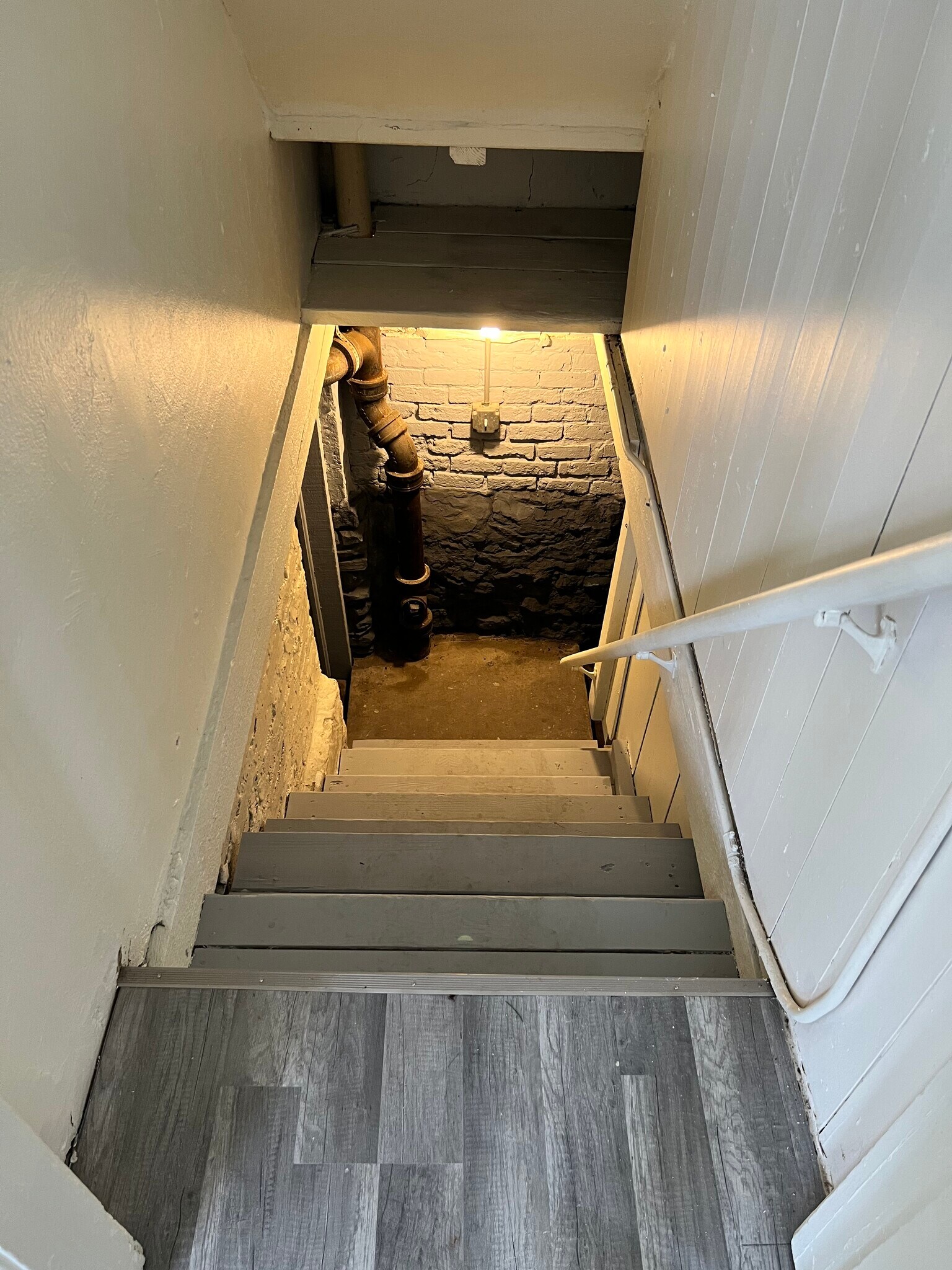 Building Photo - 811 Hagerer St