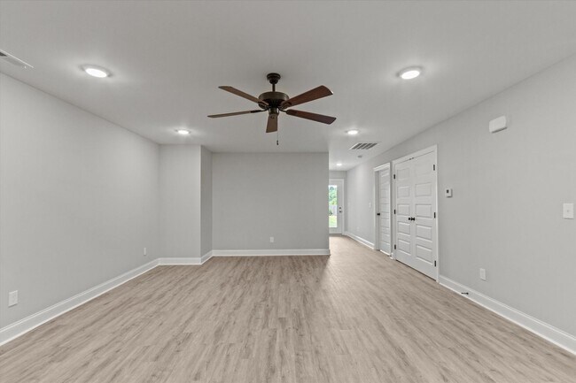 Building Photo - "Brand-New Townhome Awaits!"