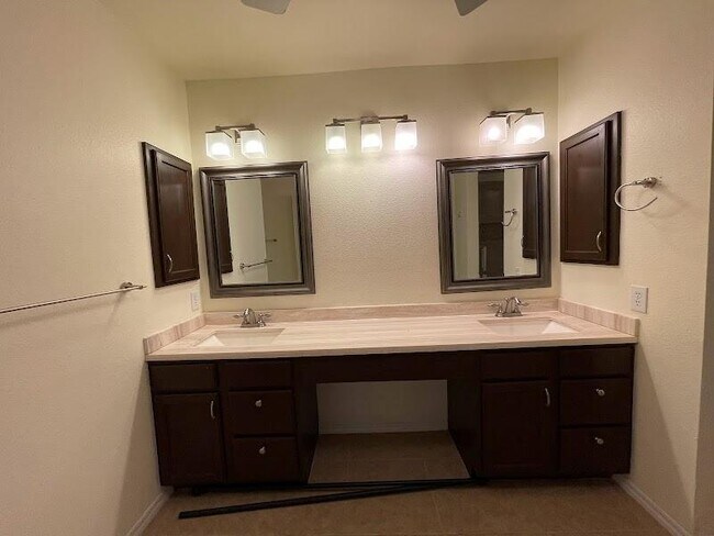 Building Photo - 1825 Red Rock Dr