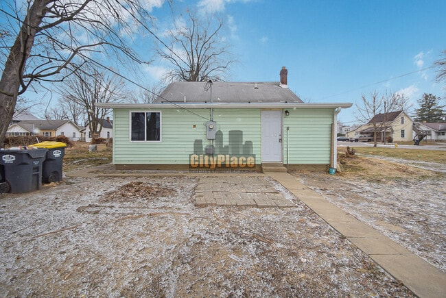 Building Photo - 2627 Chase St