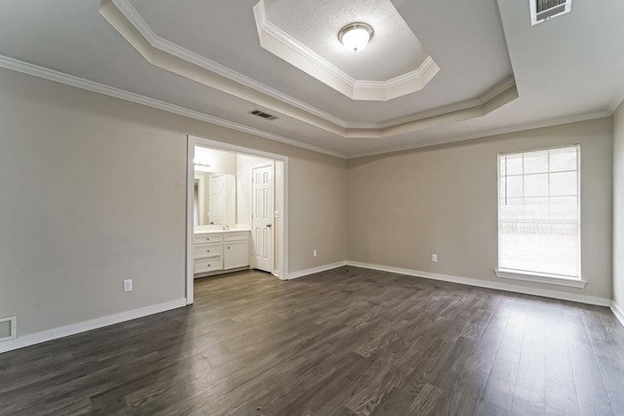 Building Photo - 107 Whitewood Ln