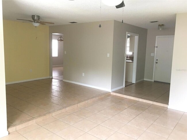 Building Photo - 210 SE 53rd Ct