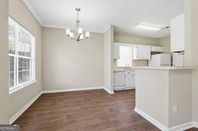 Building Photo - 130 S Fairfield Dr