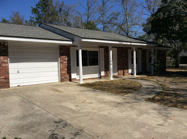 Building Photo - 618 Fleming Rd