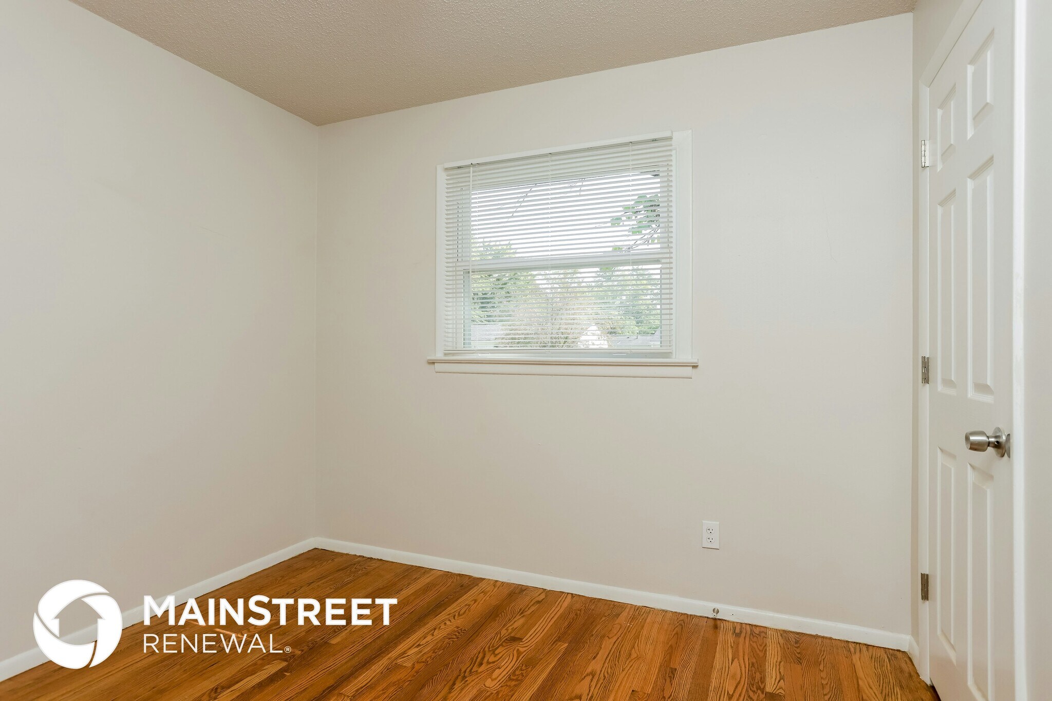 Building Photo - 1455 Broadlawns Ln