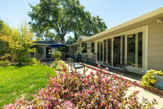 Building Photo - 611 Rheem Blvd