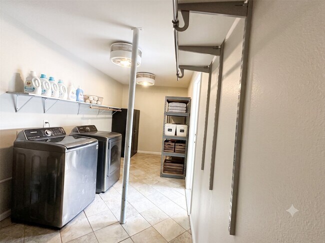 Building Photo - 302 Morningside Dr