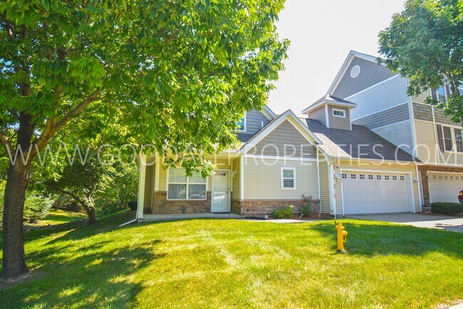 Building Photo - 3 Bedroom, 2.5 Bath 1 1/2 story first floor master suite -Townhome in Urbandale