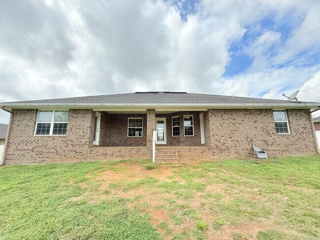 Building Photo - Spacious 4-Bedroom Home - Whisper Creek