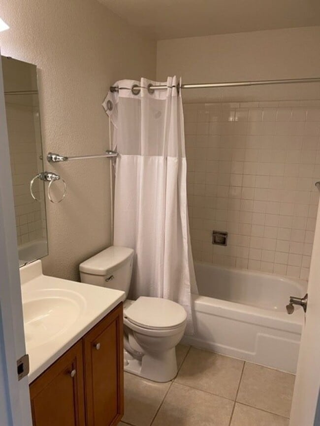 Building Photo - Spacious Townhome in Arvada