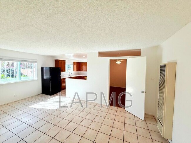 Building Photo - 207 N Mathews St