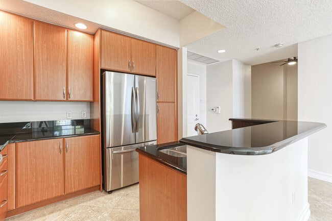 Building Photo - 701 S Olive Ave