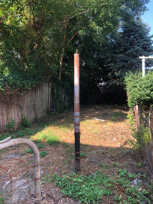 Building Photo - Fantastic 2 Bedroom/2 Bath Home! Recently Renovated Kitchen & Baths!