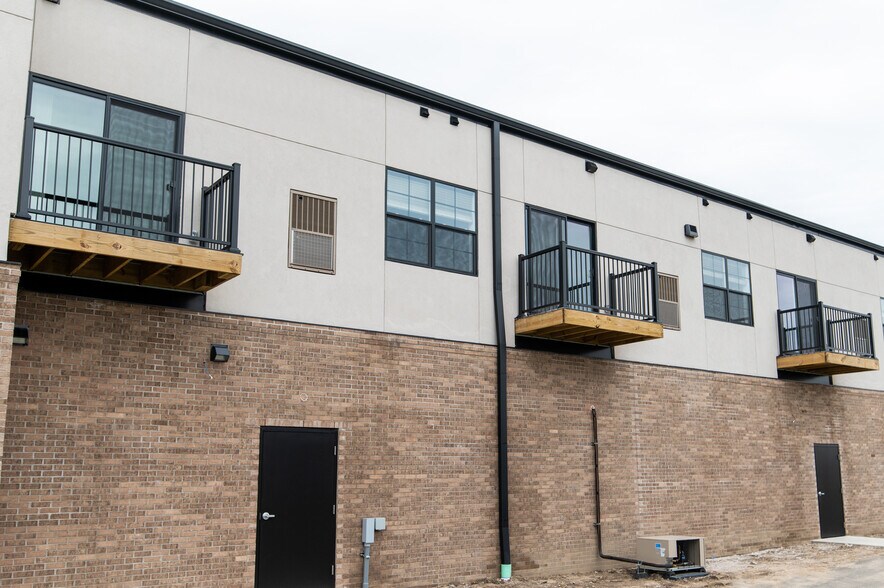 Building Photo - 667 Hastings Ave