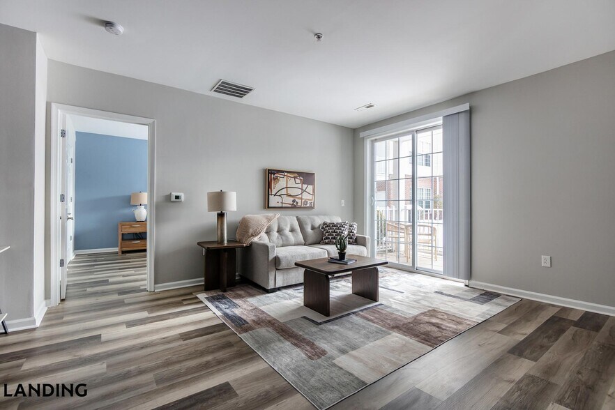 Building Photo - 100 River Park Dr