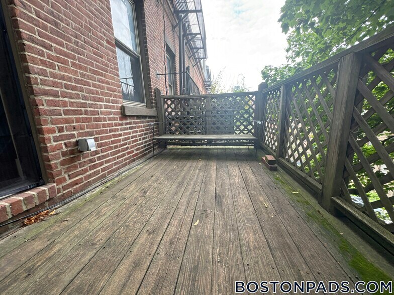 Building Photo - 44 E Springfield St