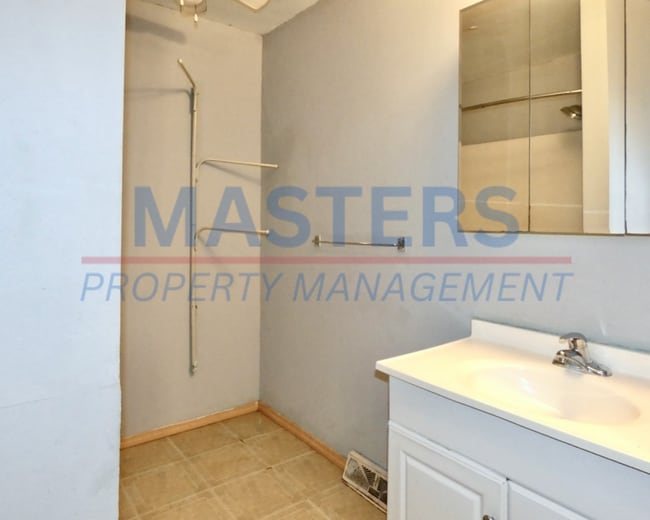 Building Photo - 1333 Peck St