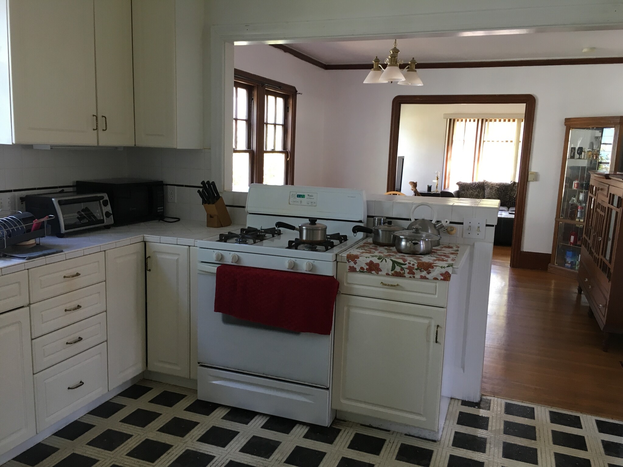 Building Photo - 918 Ramona Ave