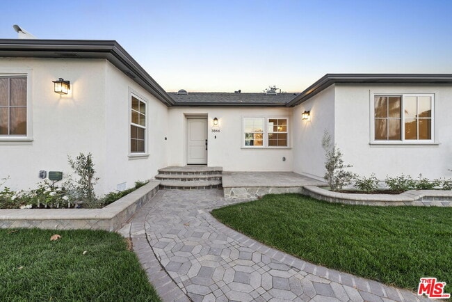 Building Photo - 3866 Westside Ave