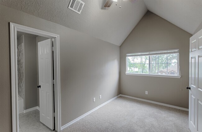 Building Photo - 14918 Pollux Dr