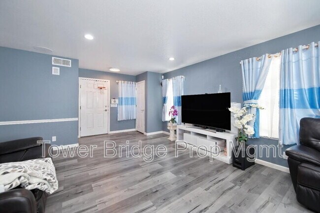 Building Photo - 8924 La Margarita Way