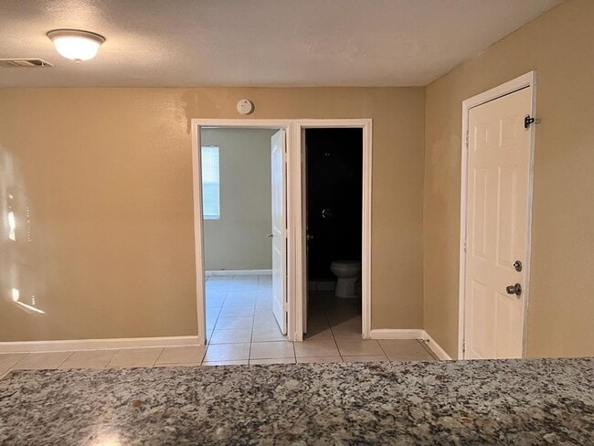 Building Photo - Completely Renovated, huge back yard and close to everything!