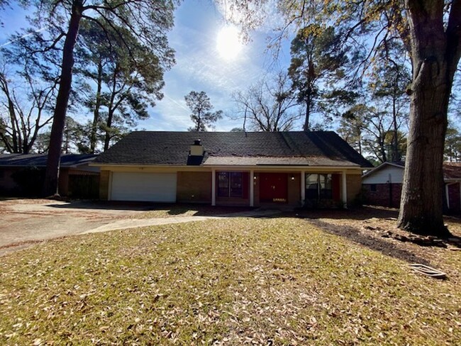 Primary Photo - Beautiful 4 Bedroom 2 Bath 2 Story Home in...