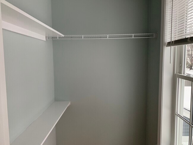 Building Photo - 226 Main St