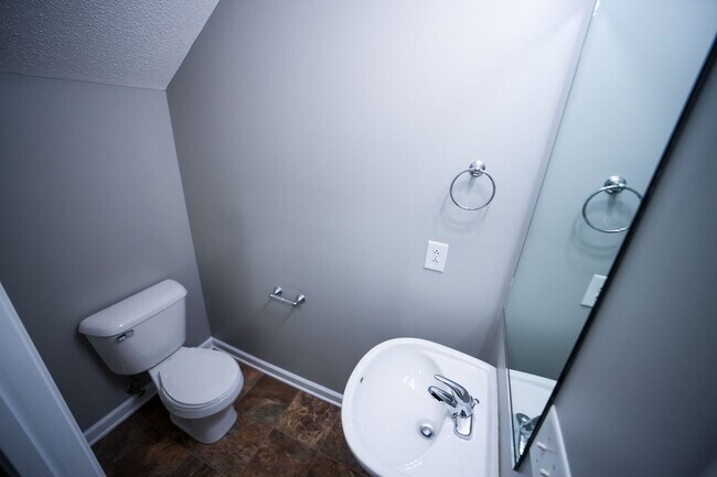 Building Photo - 100 Sango Place Villas Dr