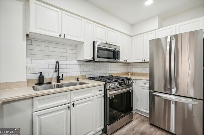Building Photo - 2479 Peachtree Rd NE