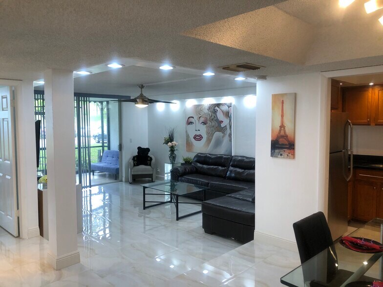 International Village 3700 Inverrary Dr Lauderhill FL 33319