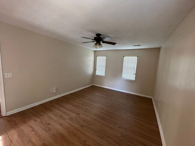 Building Photo - COMING SOON! N Greensboro, 4/2.5 home off of N Church St near Lake Jeanette & I-840