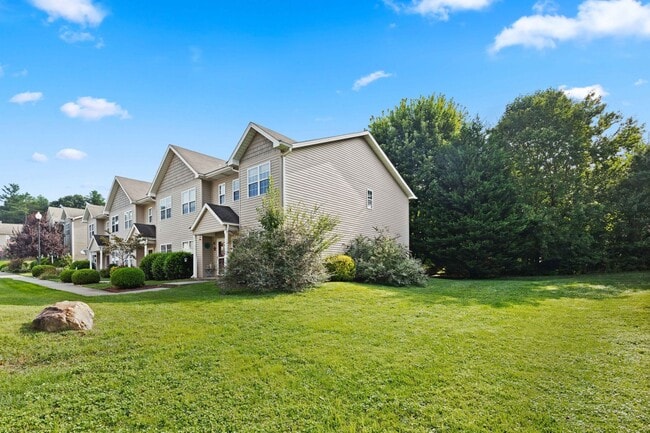 Building Photo - Fletcher Townhouse