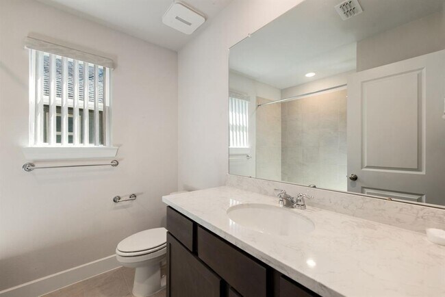 Building Photo - 20914 Kadefield Dr