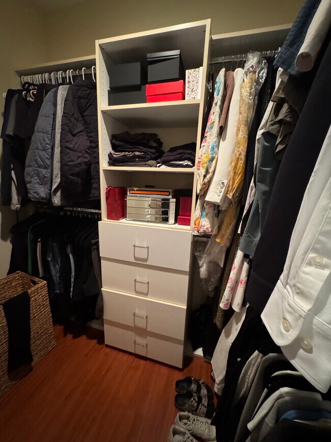 Building Photo - 1845 Beloit Ave