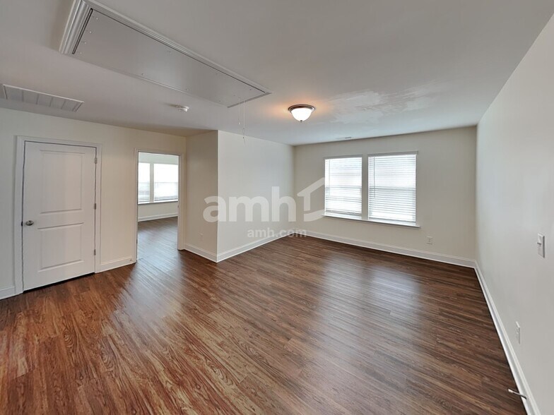 Building Photo - 427 Catawba St